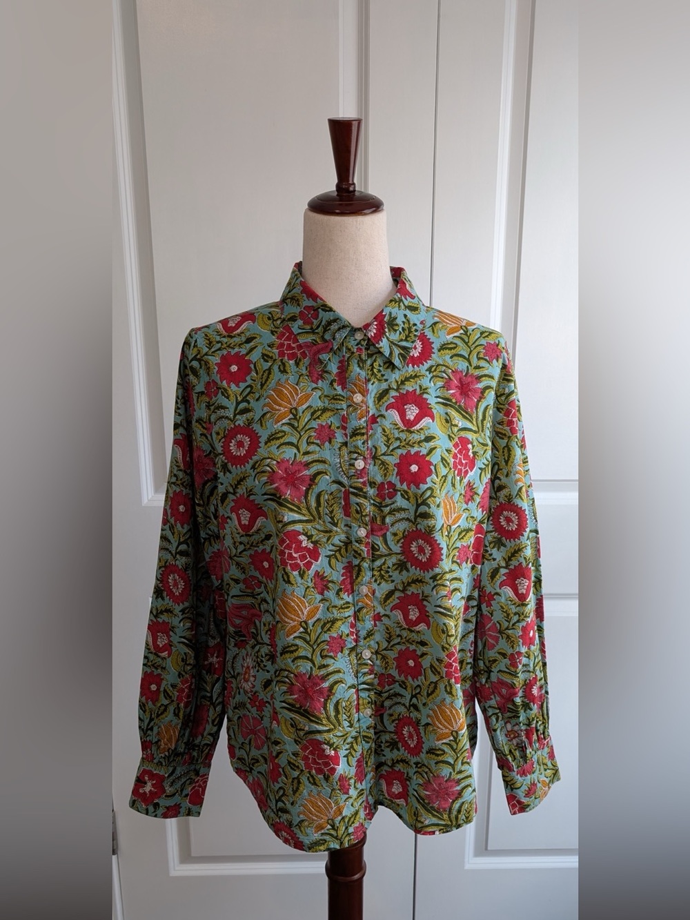 Novica Women’s Spring Awakening Printed Button-Up Cotton Shirt Size Medium
